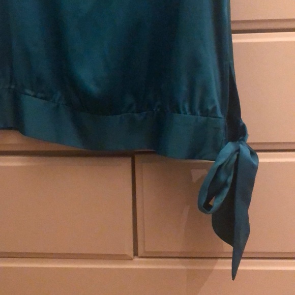 Top - Picture 3 of 3